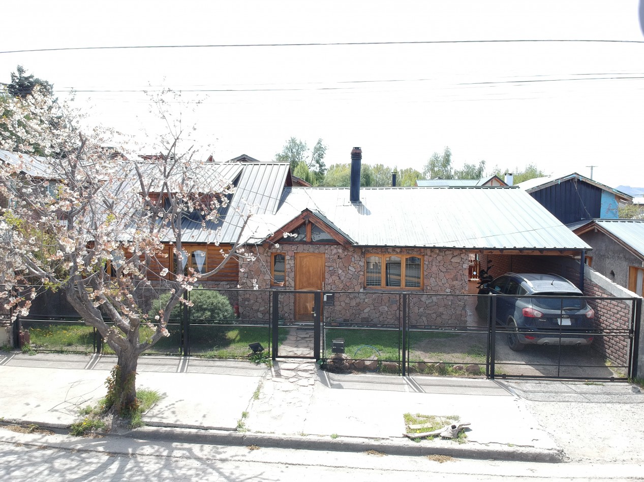 Destacada casa 4 habitaciones, 3 baños en Junin de los Andes, Neuquen