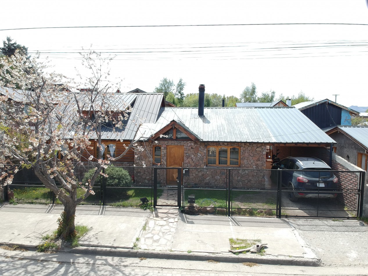 Destacada casa 4 habitaciones, 3 baños en Junin de los Andes, Neuquen