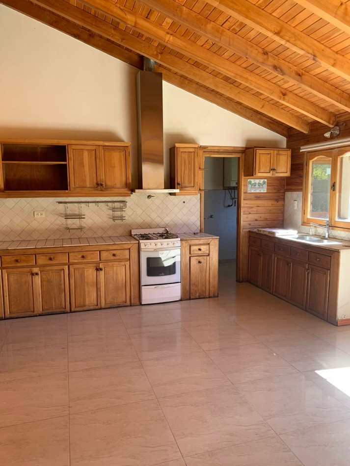 Destacada casa 4 habitaciones, 3 baños en Junin de los Andes, Neuquen