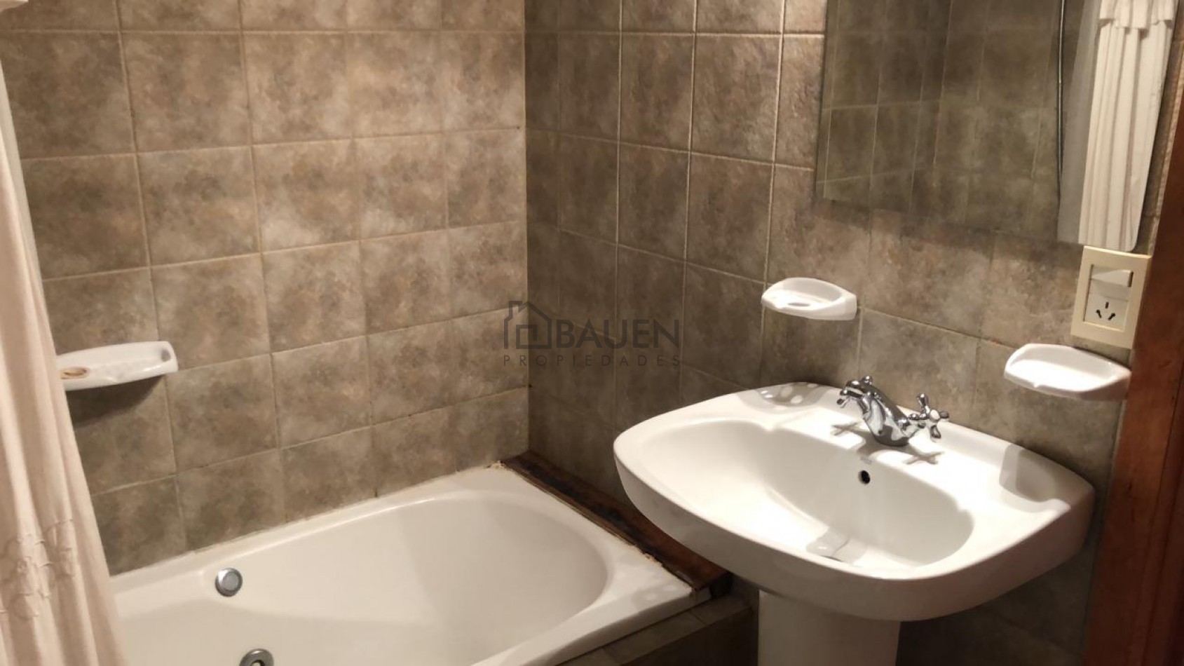 Departamento 2 ambientes en Av. San Martin