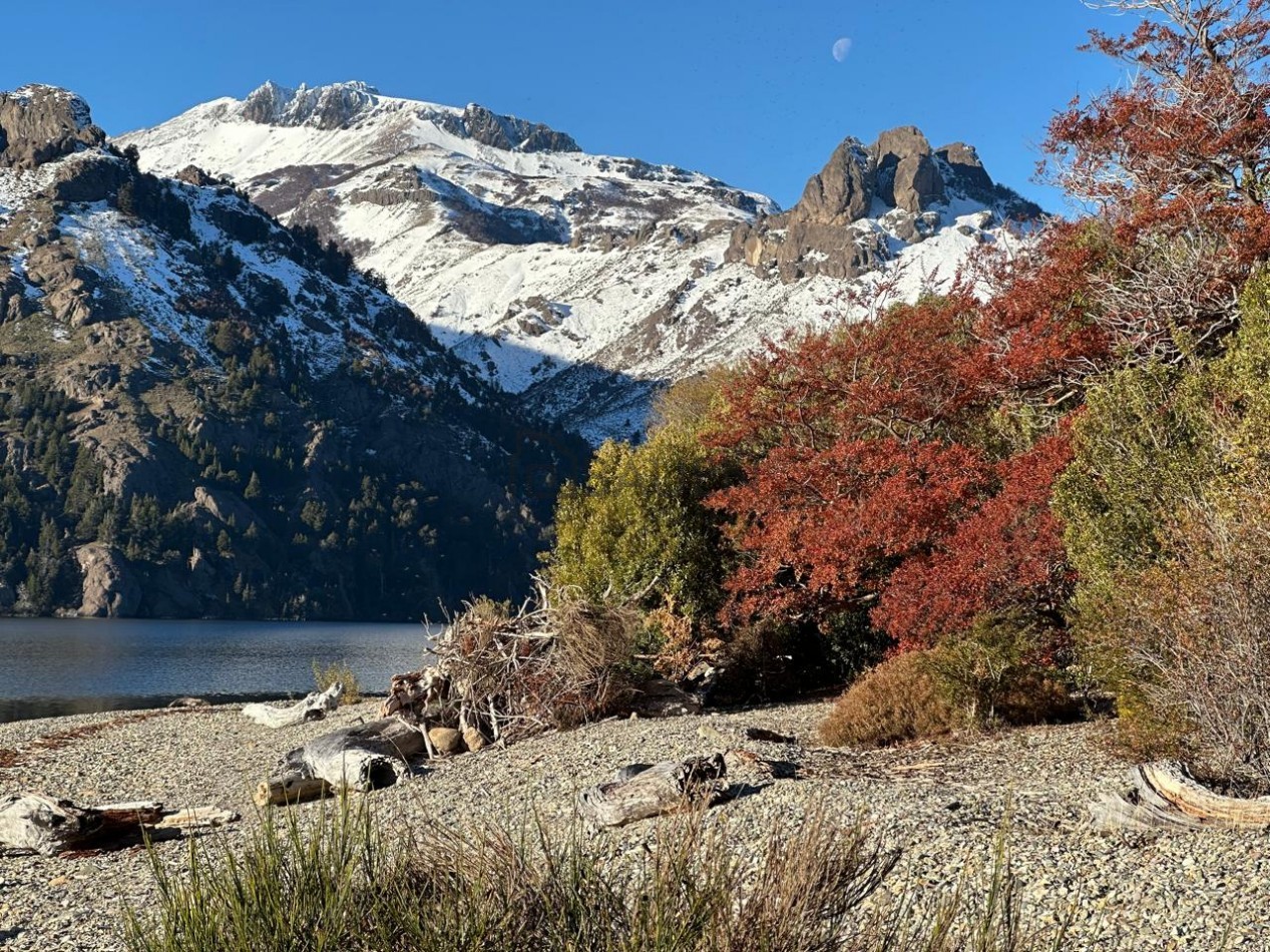 Terreno frente al lago en Peninsula de Meliquina