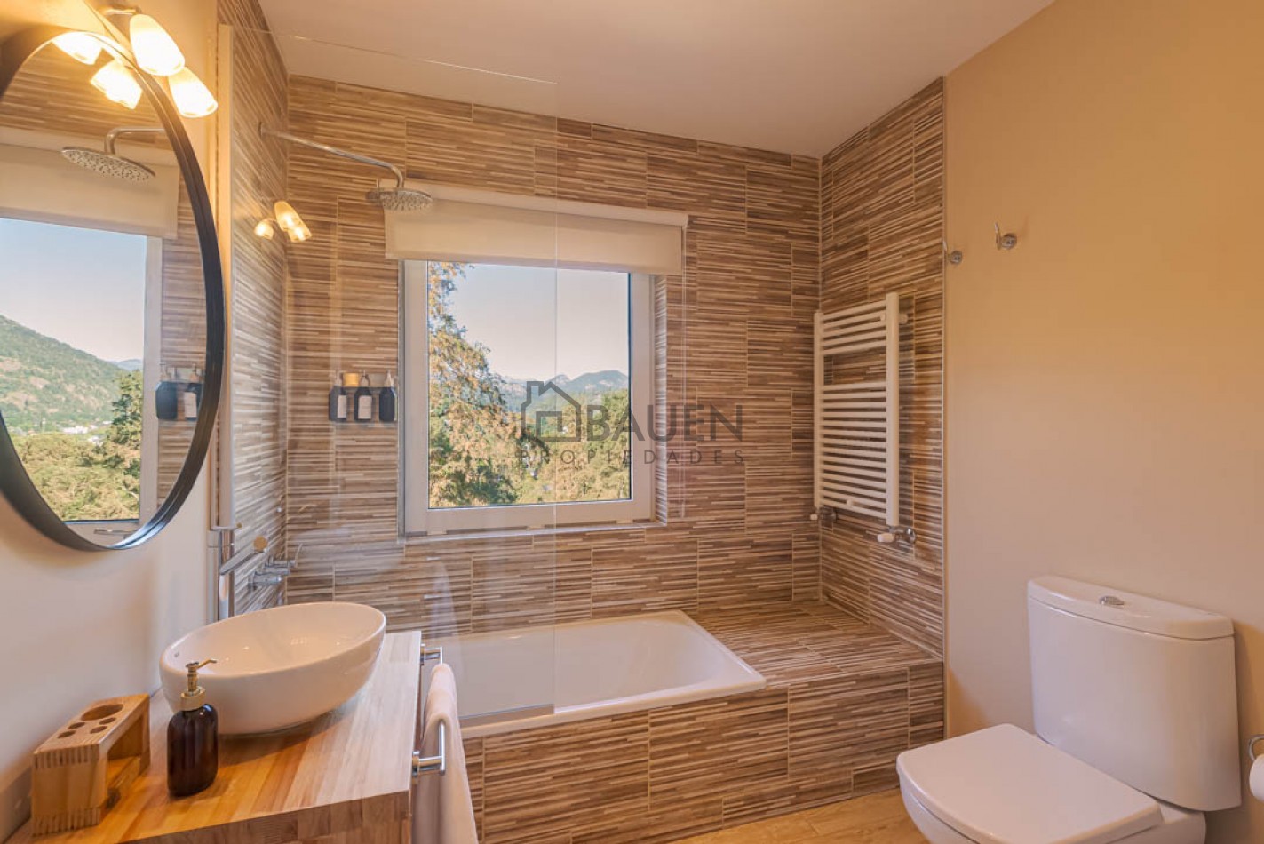 Exclusivo departamento amoblado con vista a la montaña