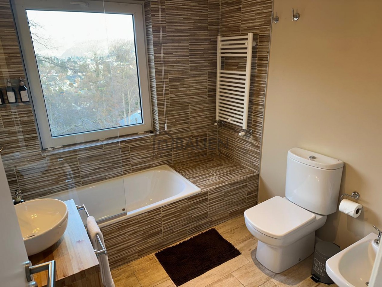 Exclusivo departamento amoblado con vista a la montaña